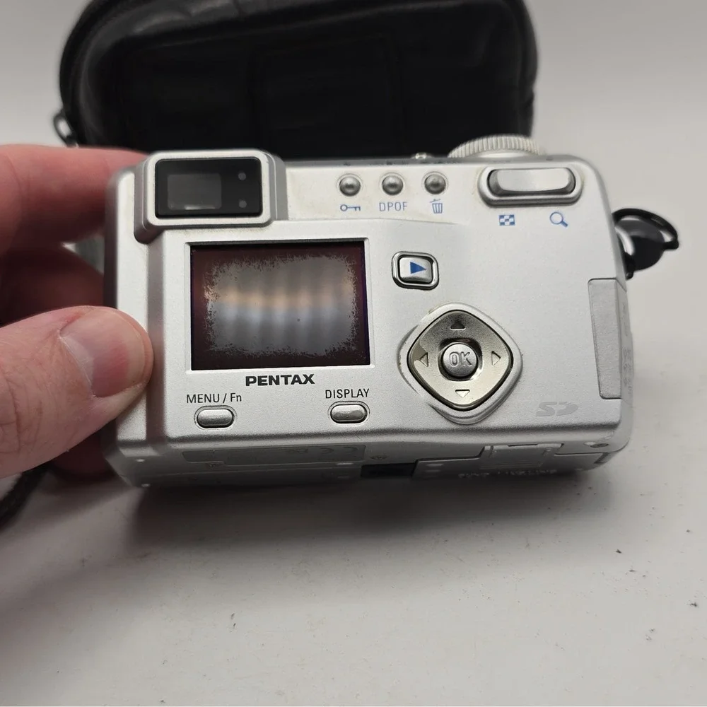 PENTAX Optio 550 5.0MP Compact Digital Camera 5x Zoom Silver w/ Case UNTESTED